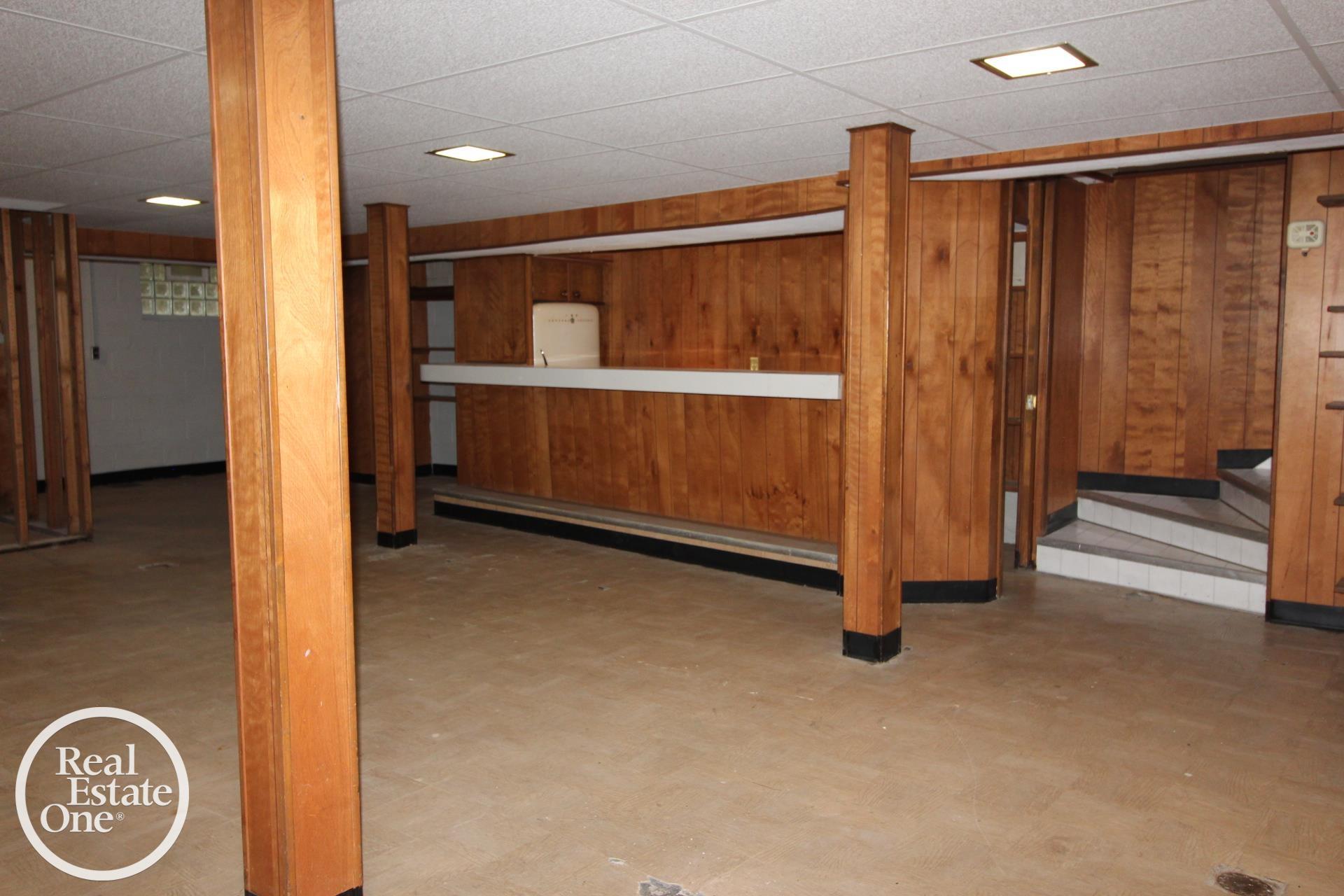 93 Moran Road Grosse Pointe, MI 48236 - Photo 52 of 71 50177408-75a0d770-40a9-4c20-aad2-d48a95d15da9.JPG