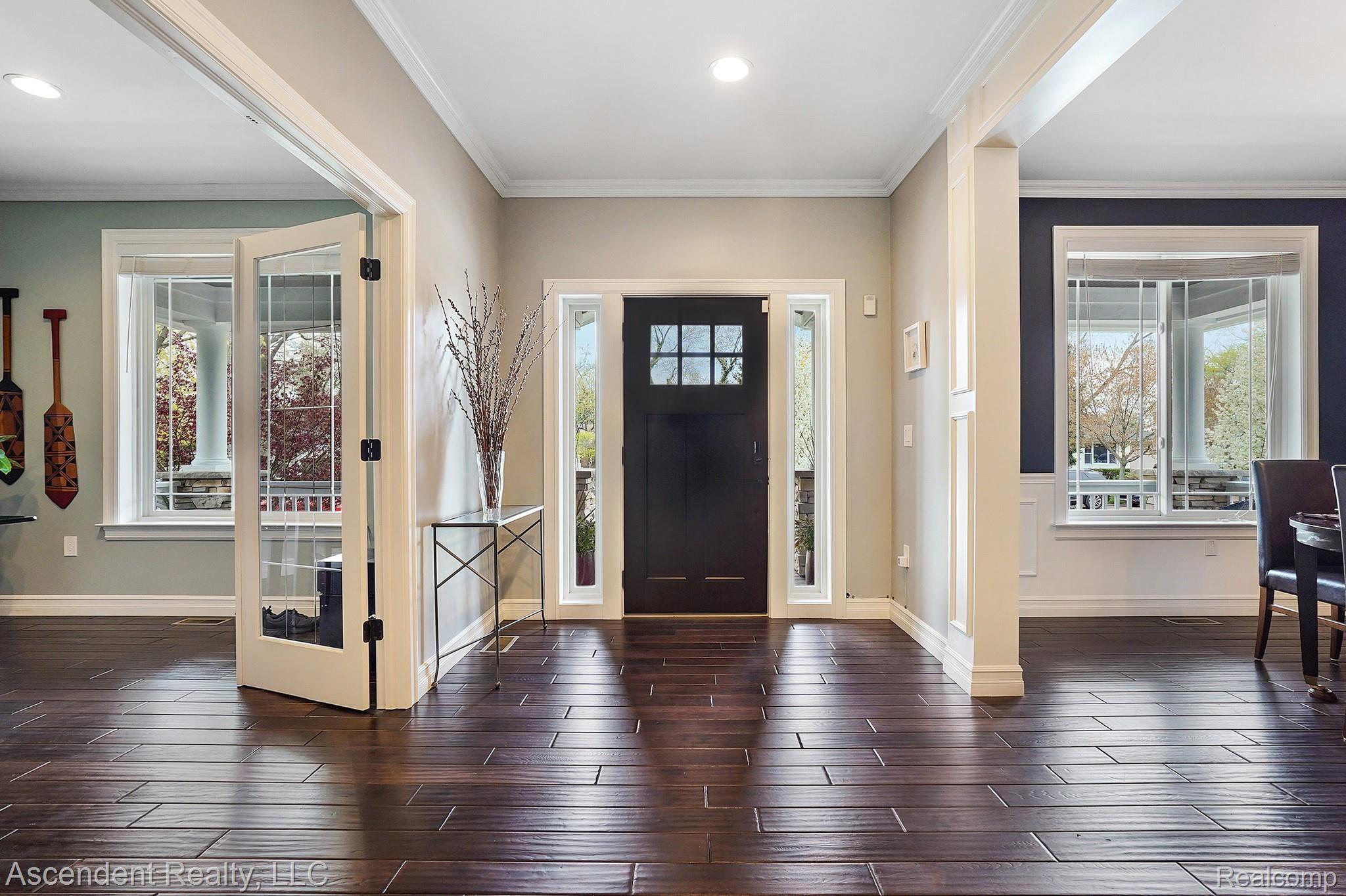 1823 Pembroke Road Birmingham, MI 48009 - Photo 4 of 42 Front entrance