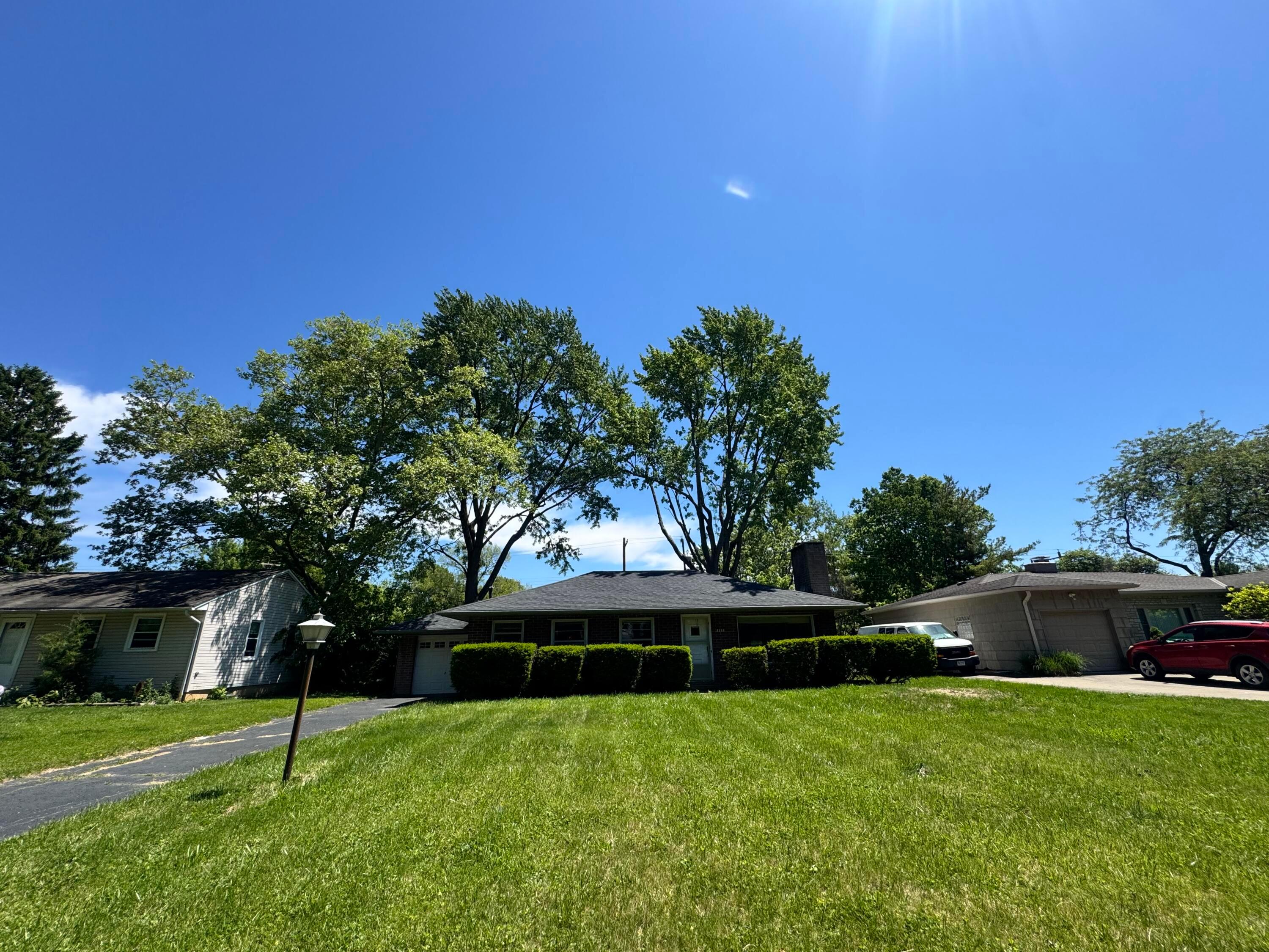 3250 Ainwick Road Columbus, OH 43221 - Photo 3 of 9 IMG_7636