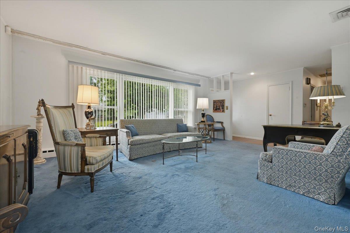 578 Richmond Road East Meadow, NY 11554 - Photo 7 of 33