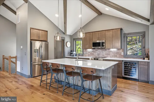 $849,000 | 777 Wildlife Drive, Lost City, WV 26810