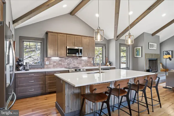 $849,000 | 777 Wildlife Drive, Lost City, WV 26810