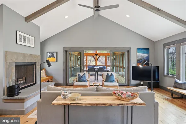 $849,000 | 777 Wildlife Drive, Lost City, WV 26810