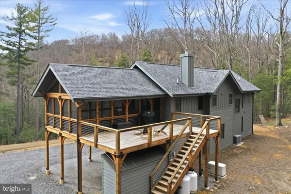$849,000 | 777 Wildlife Drive, Lost City, WV 26810