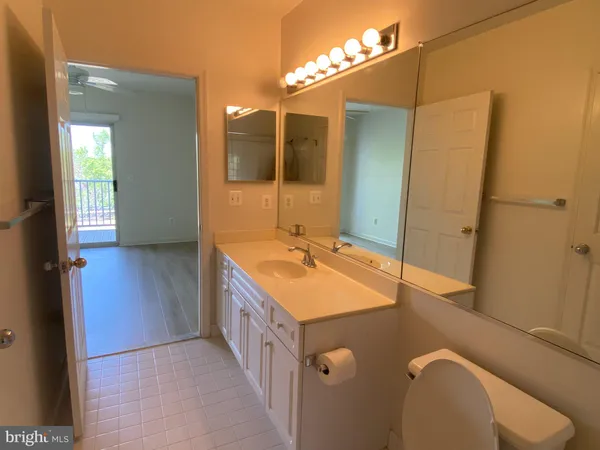 $2,950 | 7000 Falls Reach Drive, Unit 309, Falls Church, VA 22043