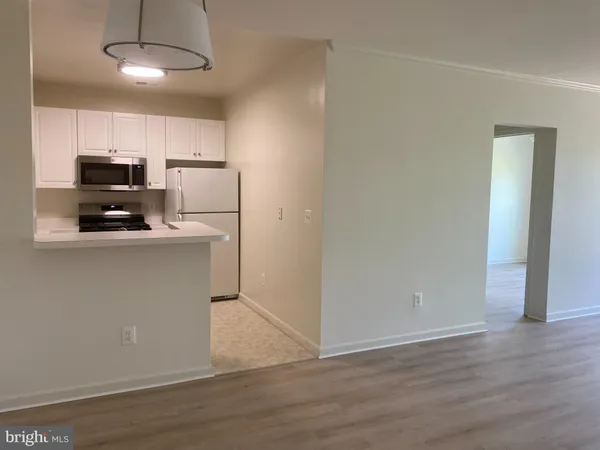 $2,950 | 7000 Falls Reach Drive, Unit 309, Falls Church, VA 22043