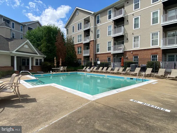 $2,950 | 7000 Falls Reach Drive, Unit 309, Falls Church, VA 22043