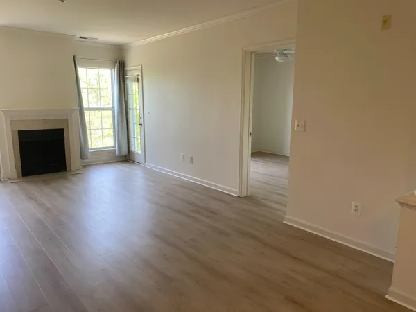 $2,950 | 7000 Falls Reach Drive, Unit 309, Falls Church, VA 22043