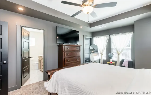 $365,900 | 719 East Chestnut Street, Jeffersonville, IN 47130