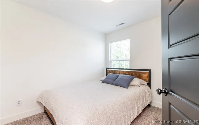 $365,900 | 719 East Chestnut Street, Jeffersonville, IN 47130