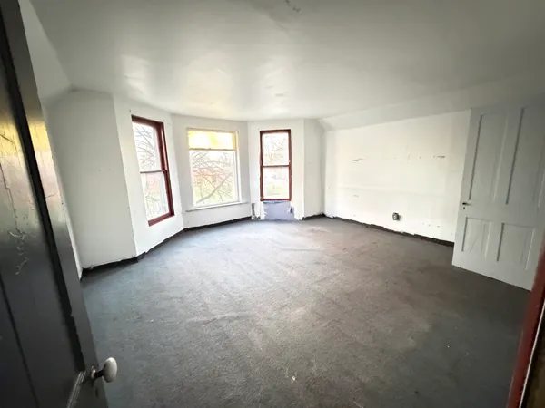 $79,900 | 337 North 6th Avenue, Kankakee, IL 60901