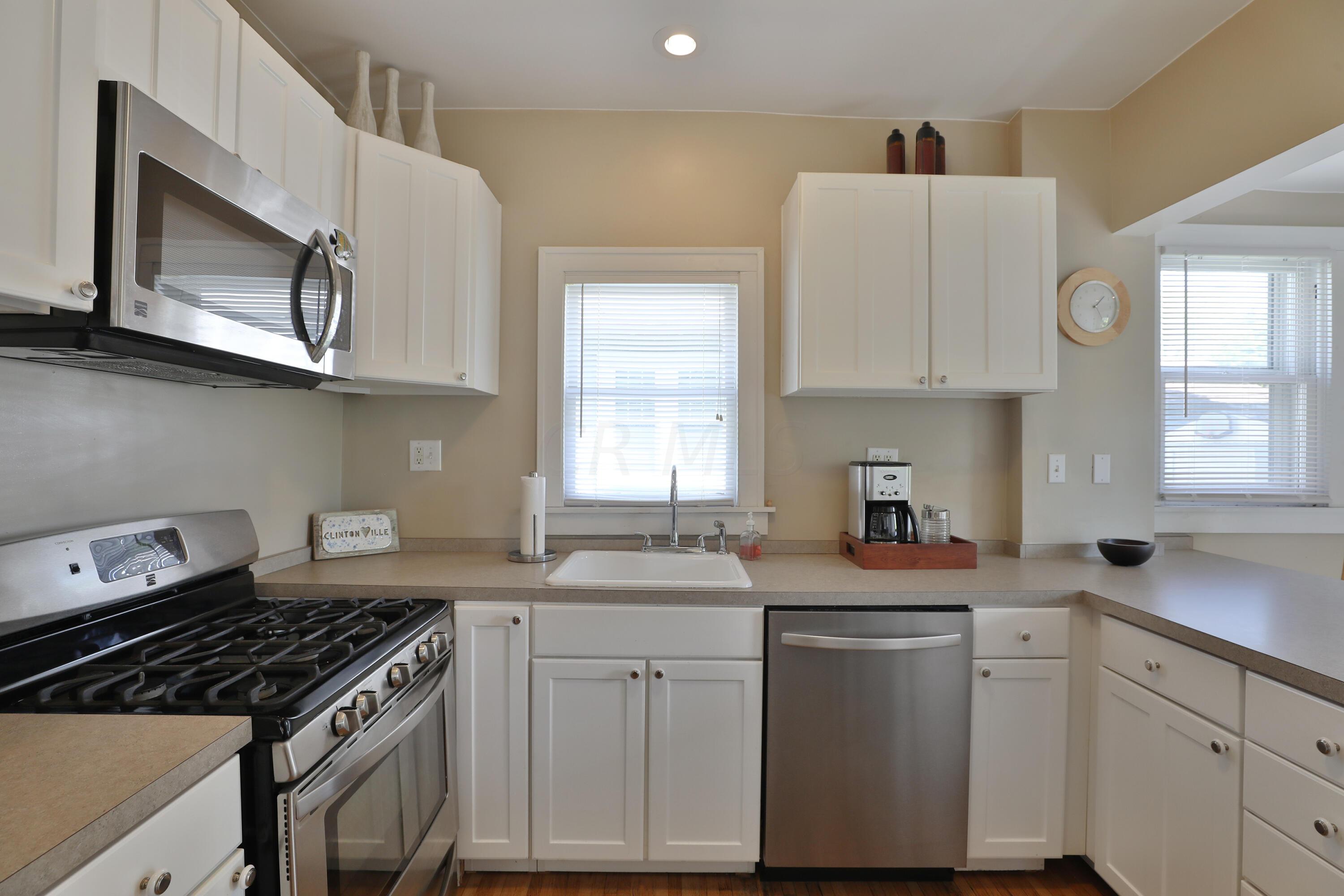 185 East Weber Road Columbus, OH 43202 - Photo 18 of 50 Eat-in Kitchen