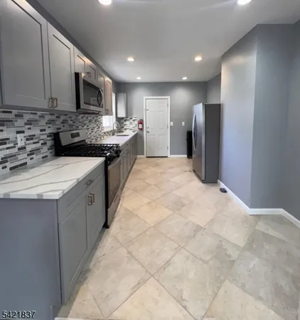 $2,400 | 621 Grove Street, Irvington, NJ 07111