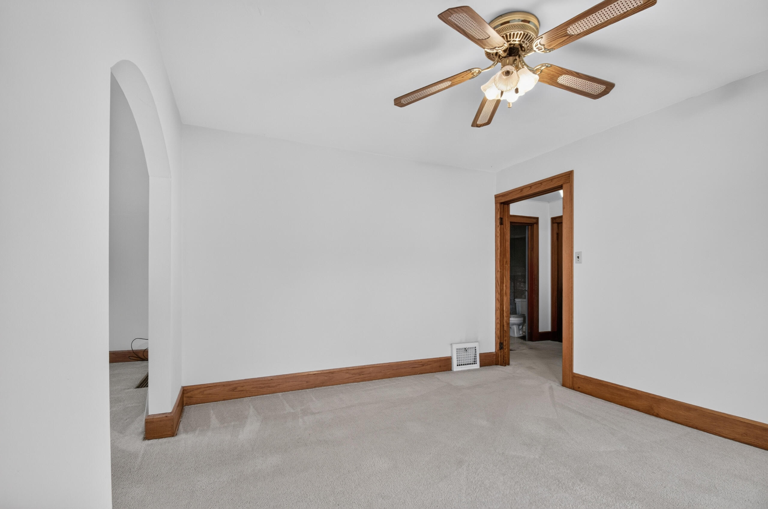 2419 Geneva Street Racine, WI 53402 - Photo 32 of 44 Upper