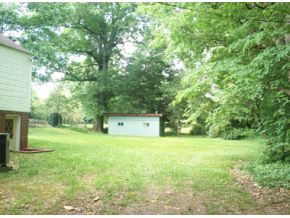 4310 Stagecoach Road Kingsport, TN 37664 - Photo 3 of 12 Side yard looking back