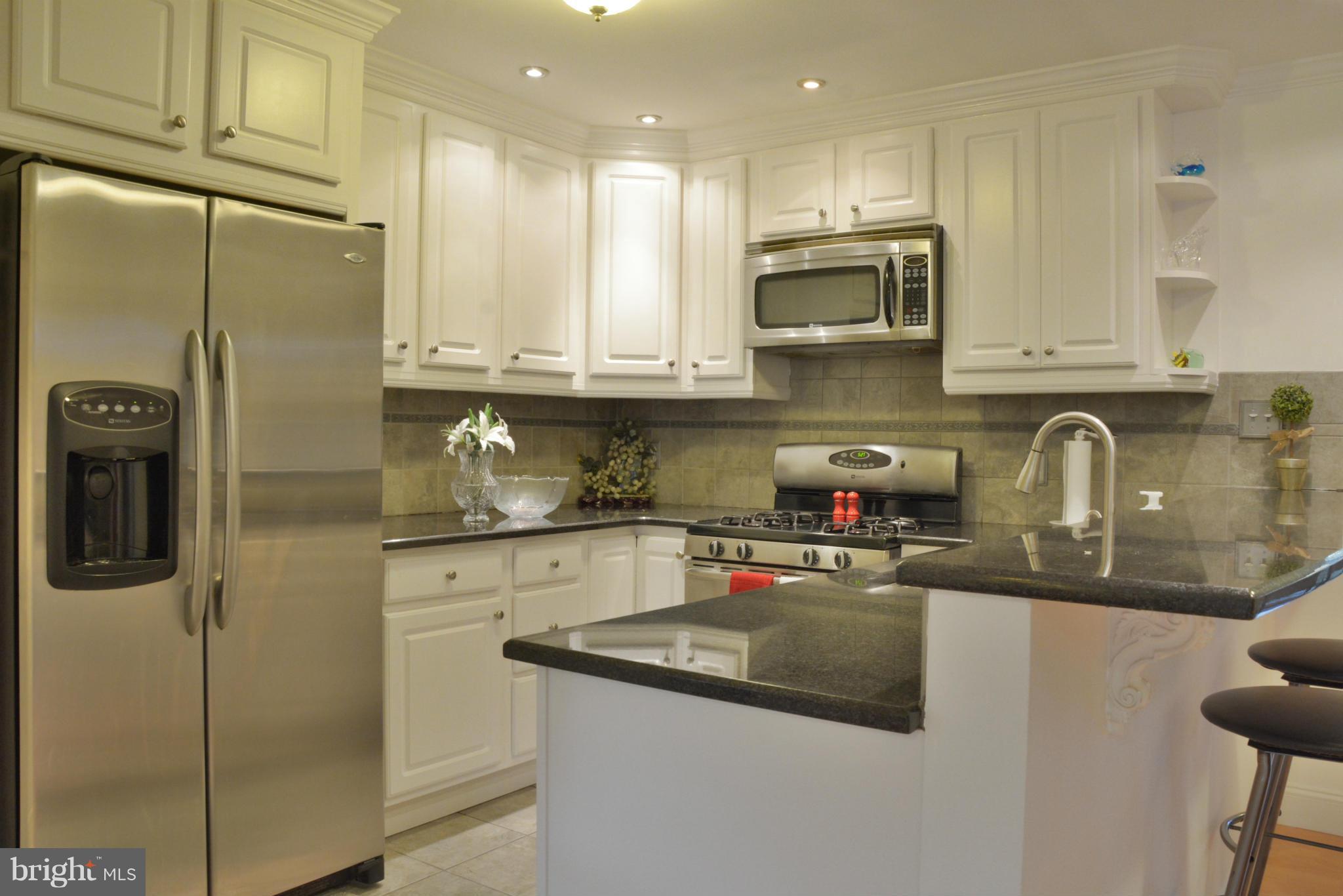 6817 Ontario Street Springfield, VA 22152 - Photo 12 of 30 Kitchen