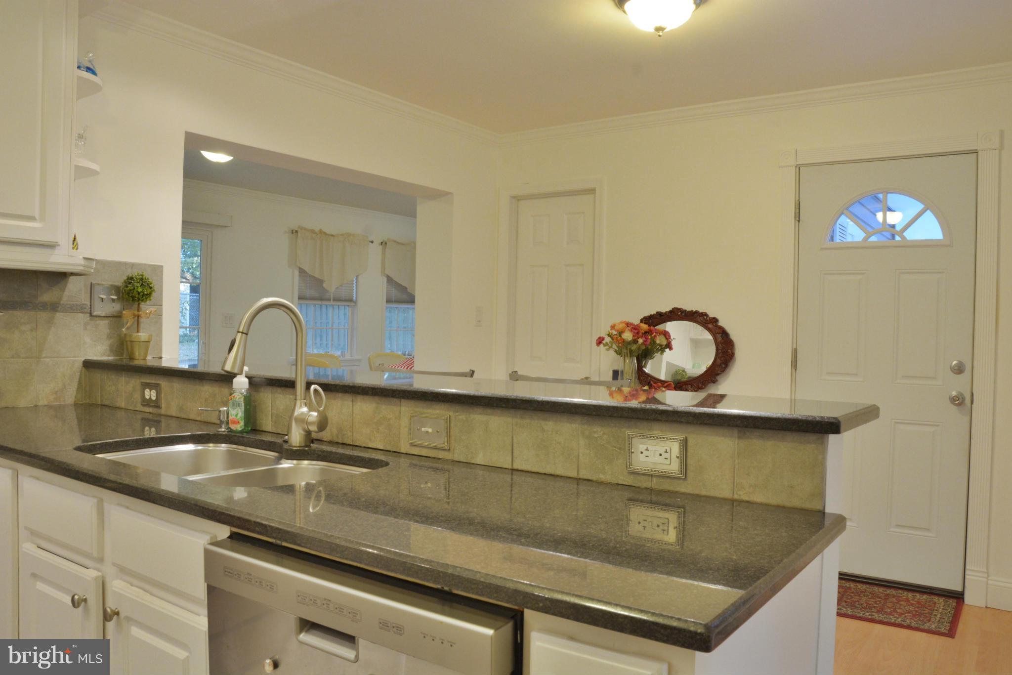 6817 Ontario Street Springfield, VA 22152 - Photo 13 of 30 Kitchen
