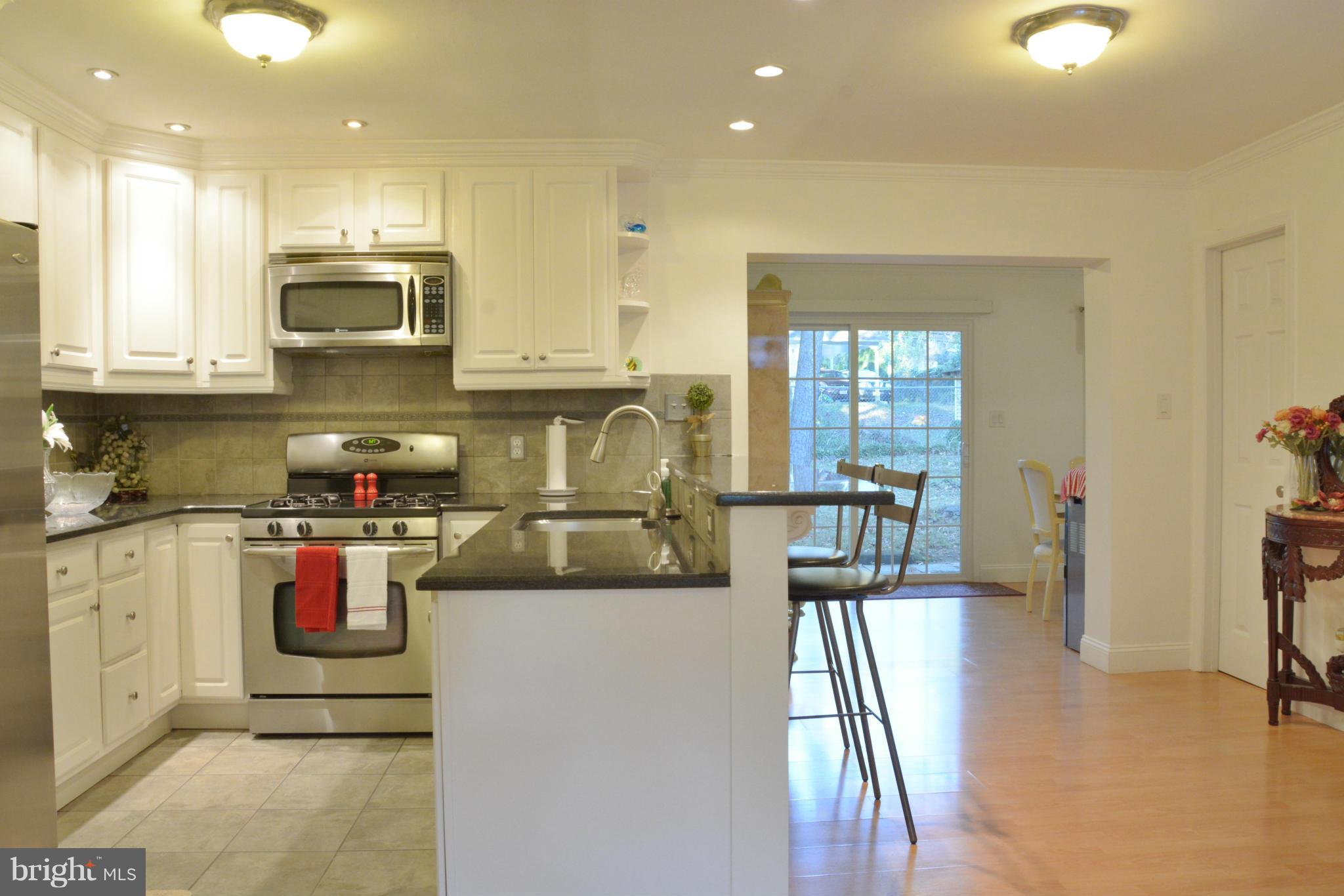 6817 Ontario Street Springfield, VA 22152 - Photo 10 of 30 Kitchen