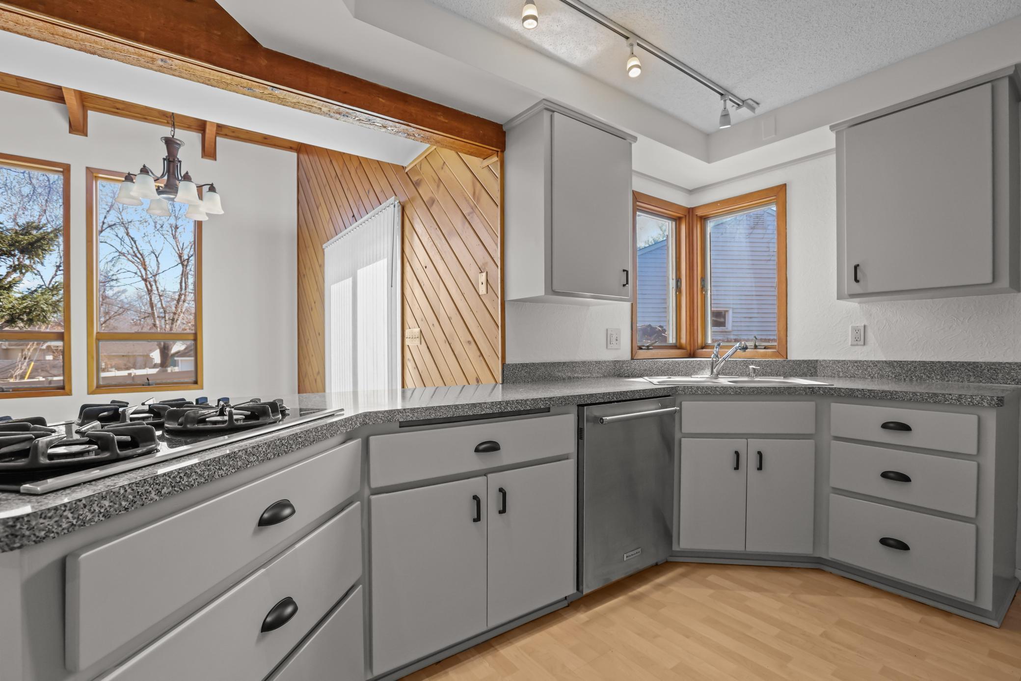 5492 Altura Road Northeast Fridley, MN 55421 - Photo 13 of 50 Gallery Image 13