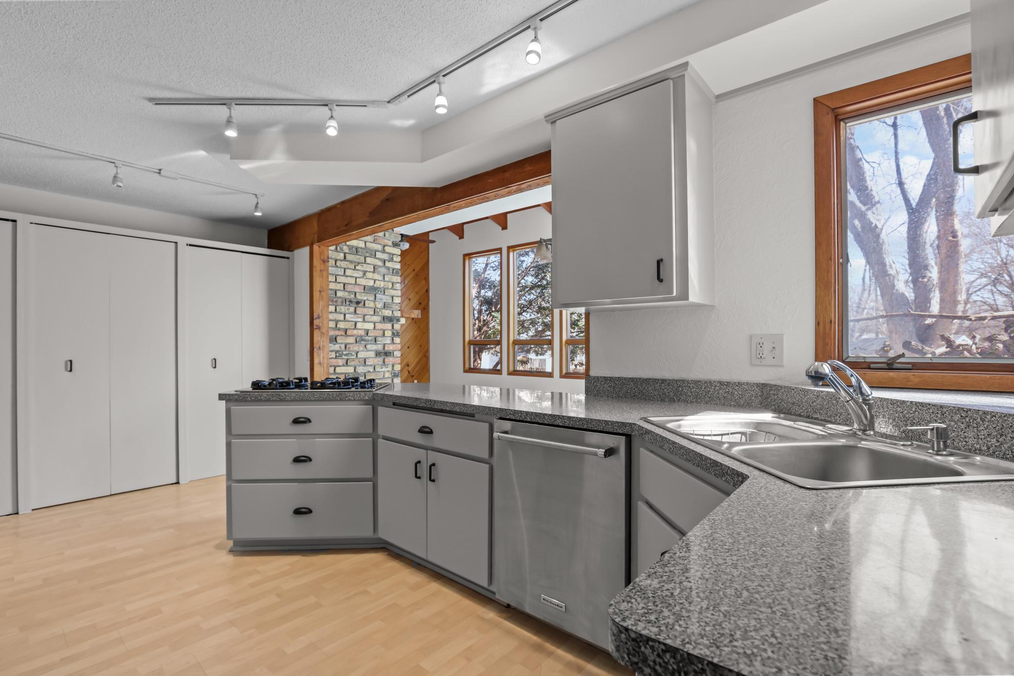 5492 Altura Road Northeast Fridley, MN 55421 - Photo 14 of 50 Gallery Image 14