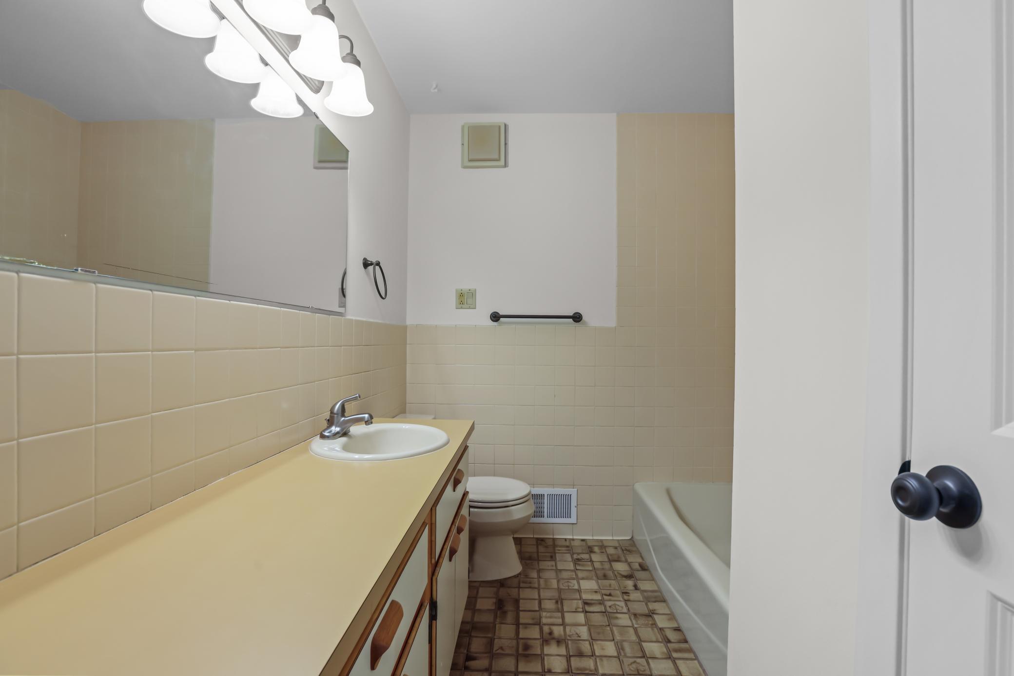 5492 Altura Road Northeast Fridley, MN 55421 - Photo 34 of 50 Gallery Image 34