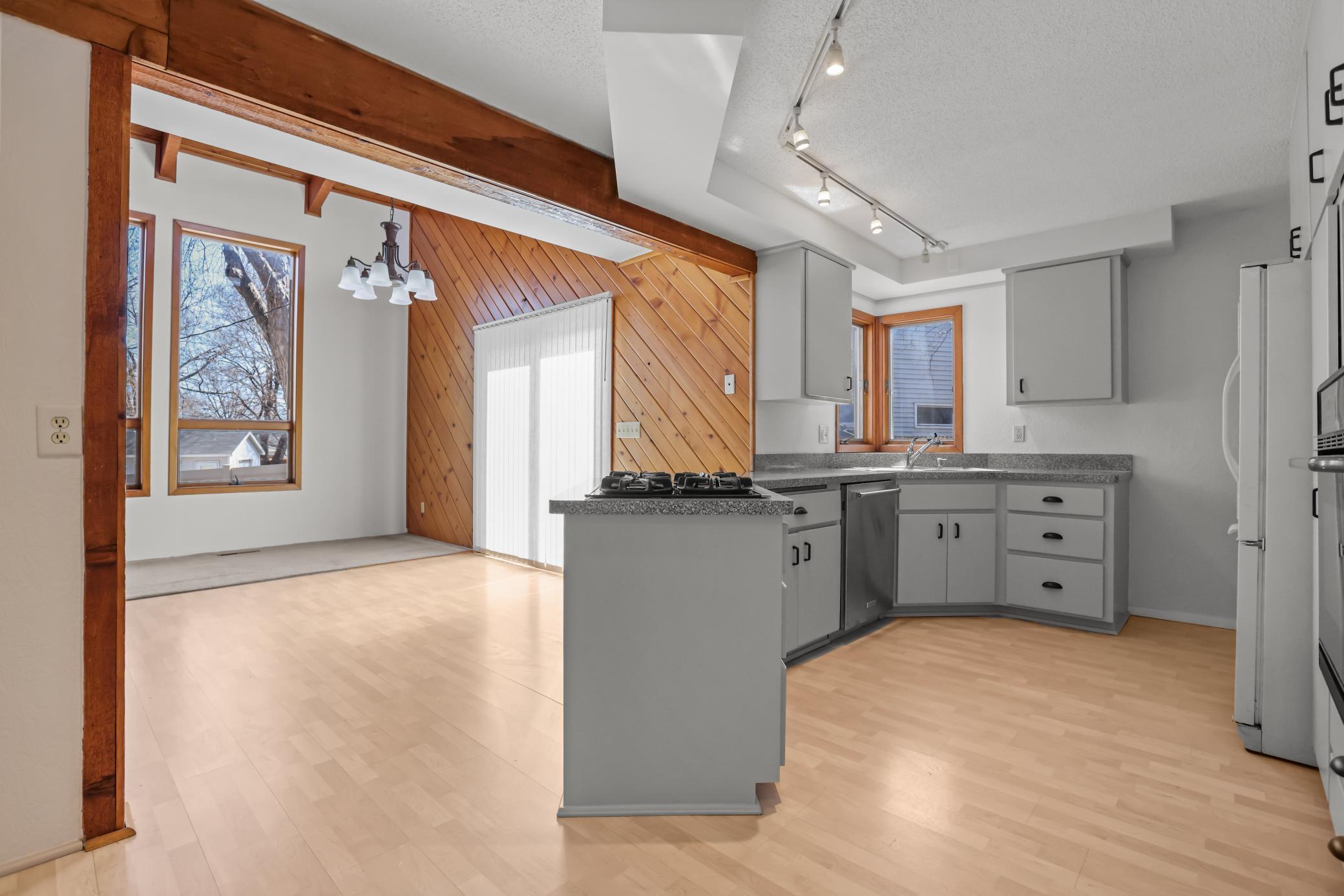 5492 Altura Road Northeast Fridley, MN 55421 - Photo 9 of 50 Gallery Image 9