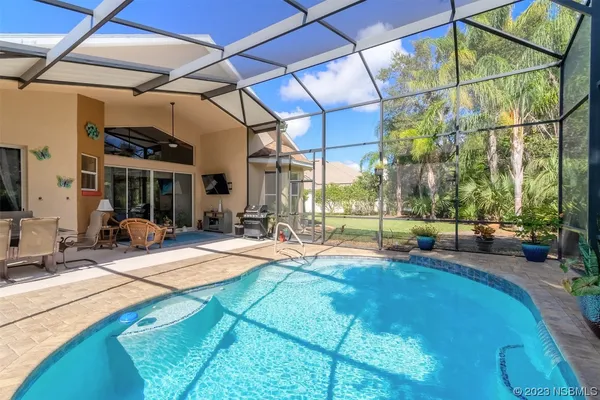 a view of a house with sitting area and sitting area