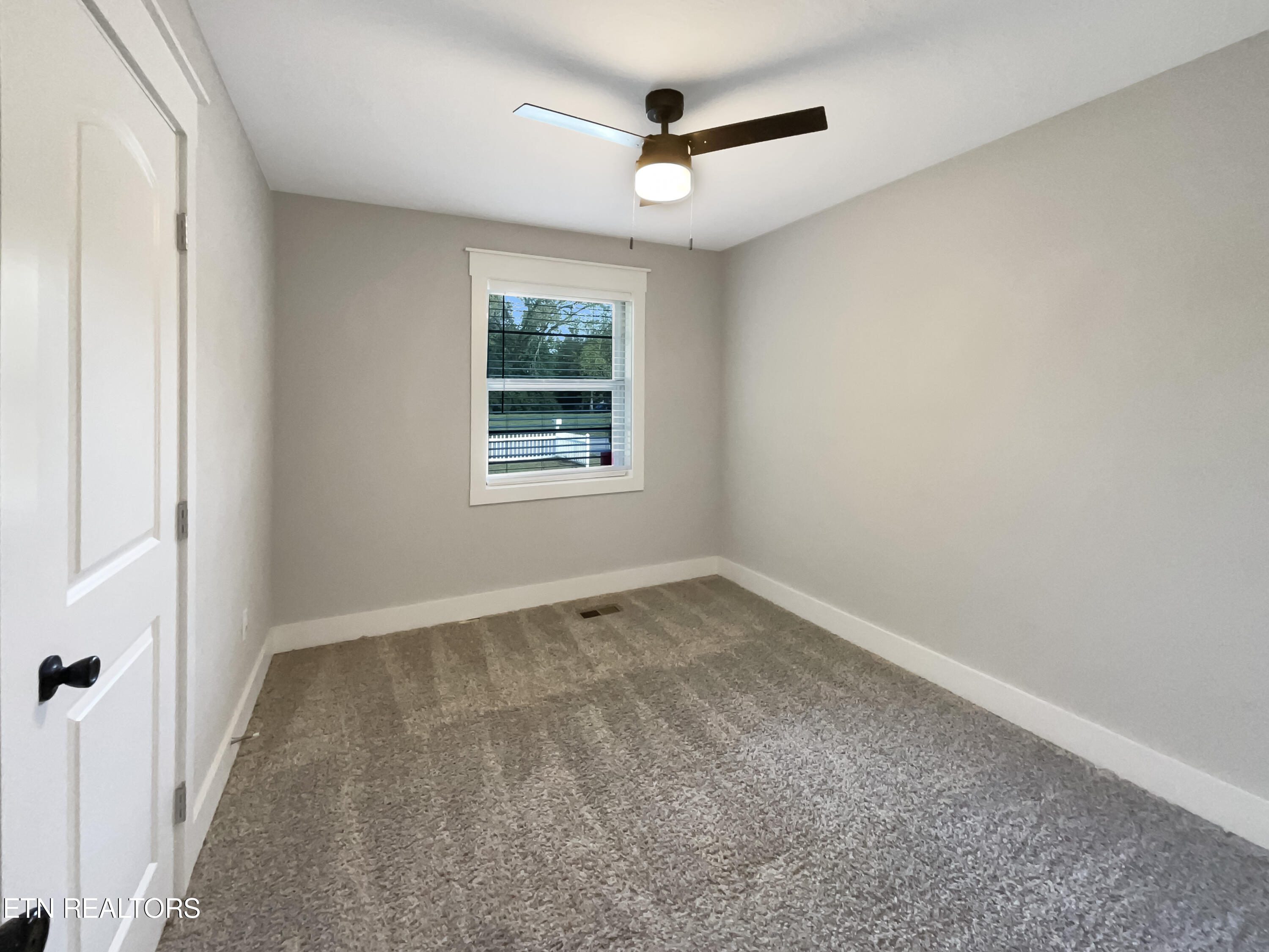 615 Slover Street Clinton, TN 37716 - Photo 11 of 25 listing_10