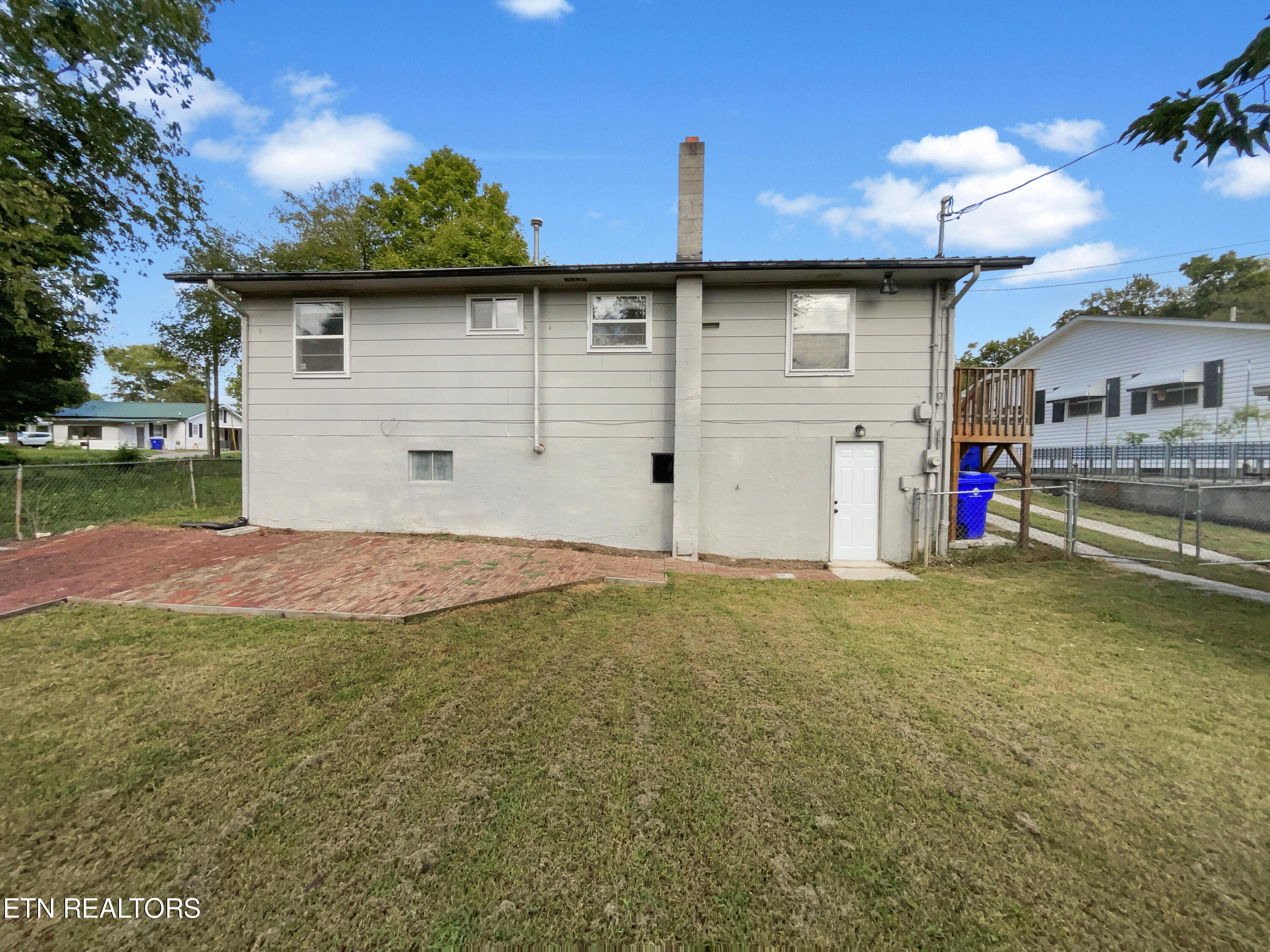 615 Slover Street Clinton, TN 37716 - Photo 5 of 25 listing_4