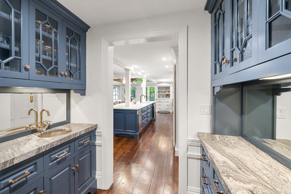 24 Phillips Street Andover, MA 01810 - Photo 11 of 42