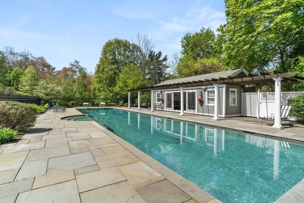 24 Phillips Street Andover, MA 01810 - Photo 33 of 42