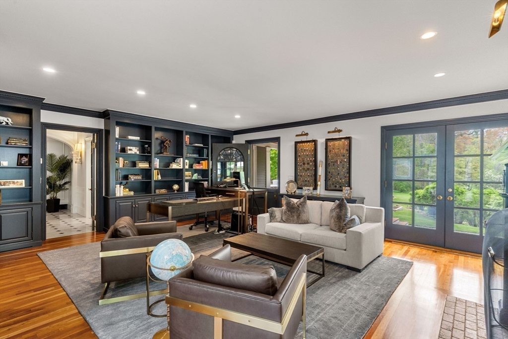 24 Phillips Street Andover, MA 01810 - Photo 10 of 42