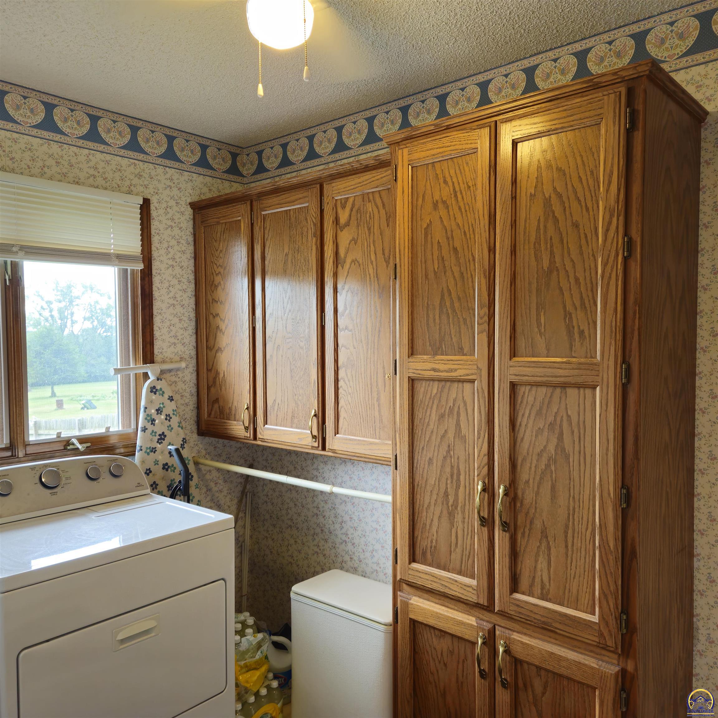 5334 Northwest Rochester Road Topeka, KS 66617 - Photo 10 of 21