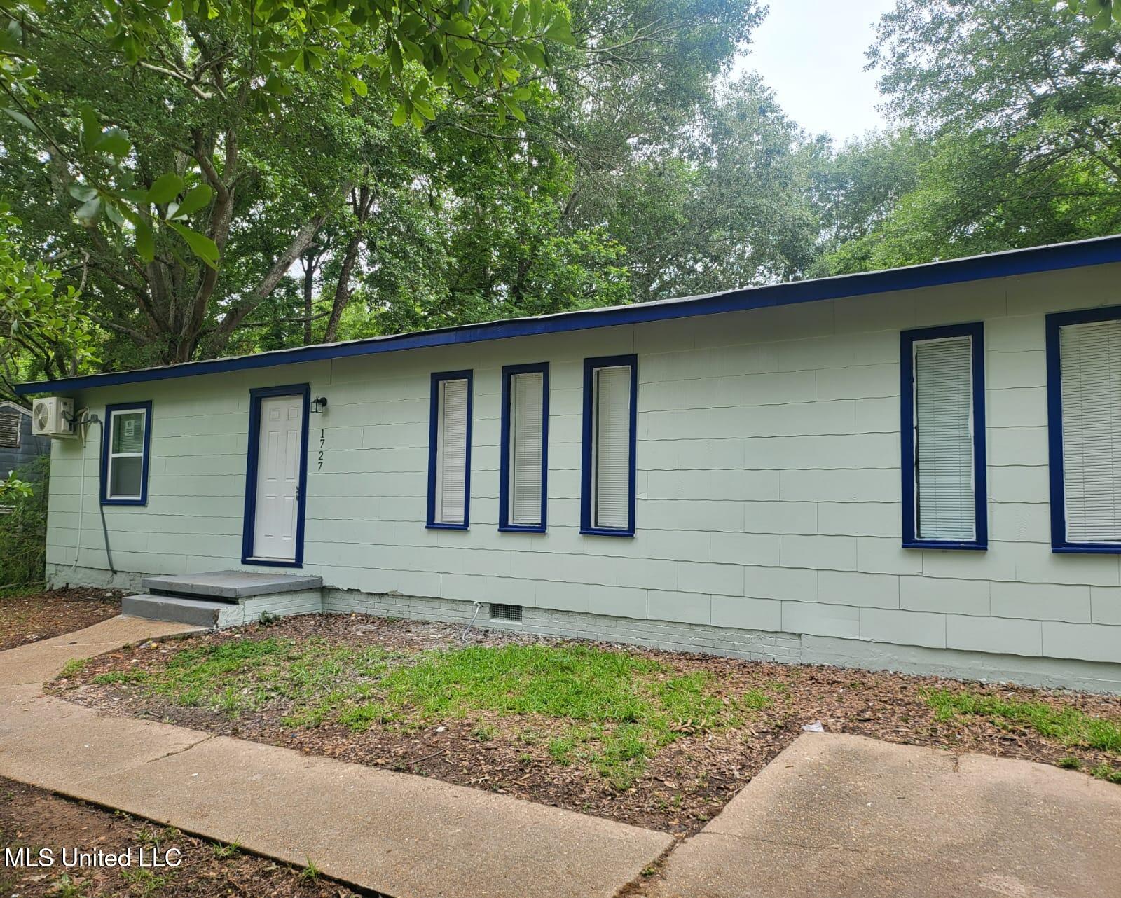 1727 Dixie Drive Jackson, MS 39209 - Photo 1 of 8 Front