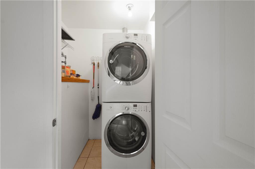 186 Gretna Road Washington, PA 15301 - Photo 21 of 48 a utility room with dryer and washer