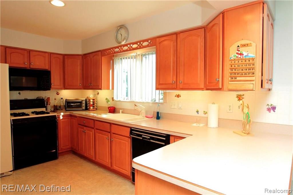 283 Poco Court Rochester Hills, MI 48307 - Photo 23 of 56