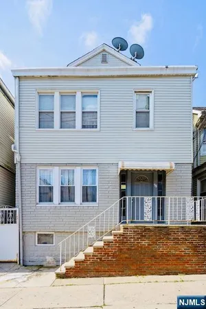 $2,600 | 98 Bergen Avenue, Unit 1, Kearny, NJ 07032