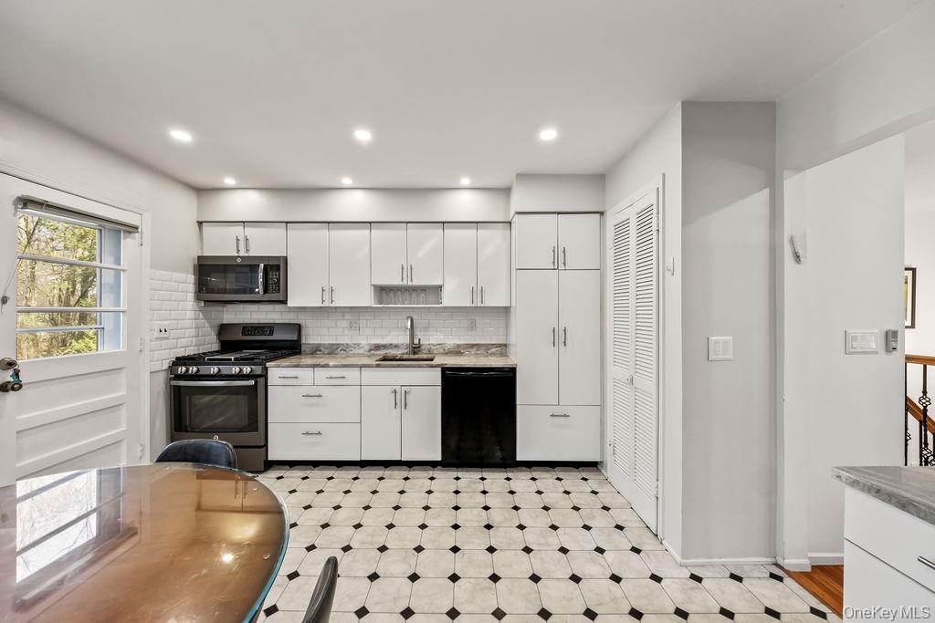 29 Sandy Brook Drive Spring Valley, NY 10977 - Photo 18 of 34