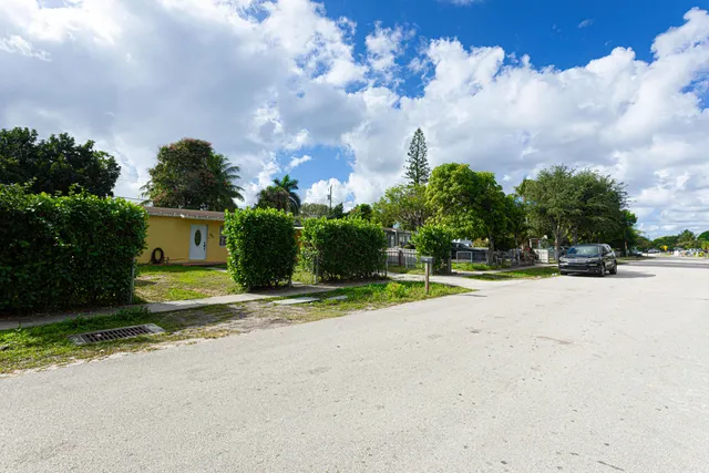 $440,000 | 740 Aspen Road, West Palm Beach, FL 33409
