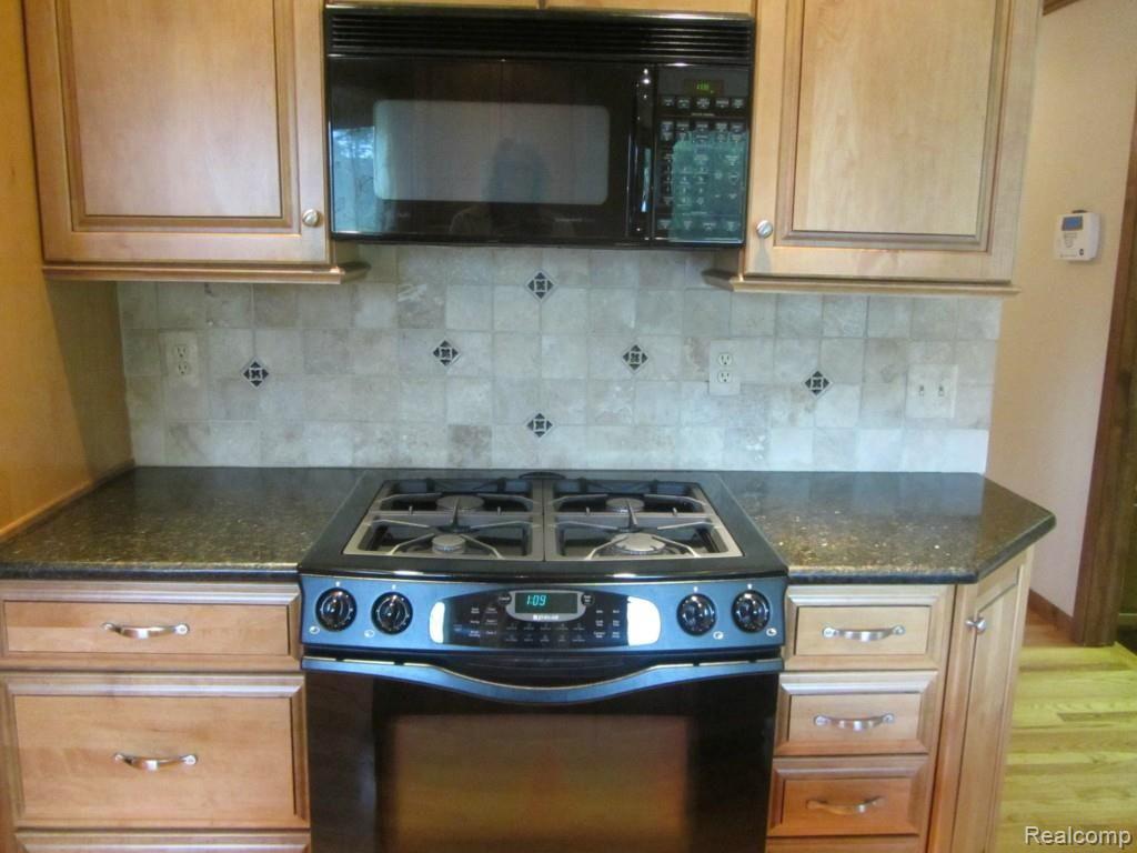2257 Norton Road Rochester Hills, MI 48307 - Photo 6 of 27