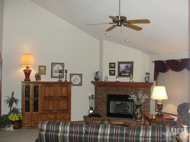 2027 Point Wood Road Fort Wayne, IN 46818 - Photo 13 of 26