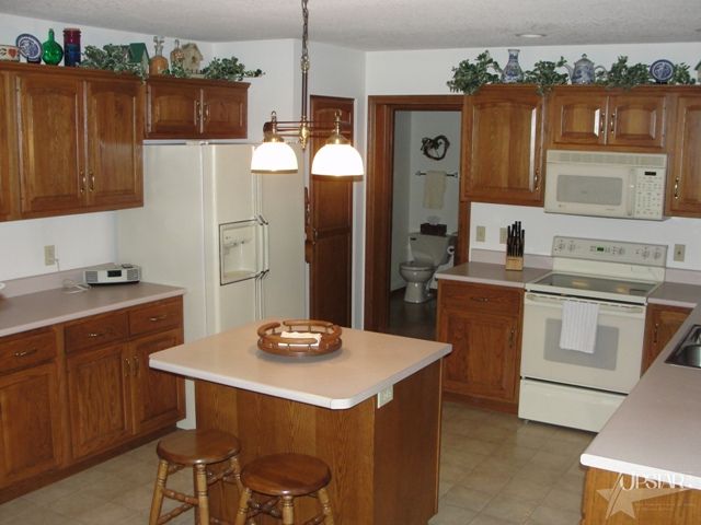 2027 Point Wood Road Fort Wayne, IN 46818 - Photo 6 of 26