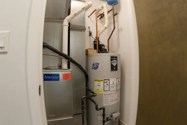 $4,600 | 3301 North Sheffield Avenue, Unit 301, Chicago, IL 60657