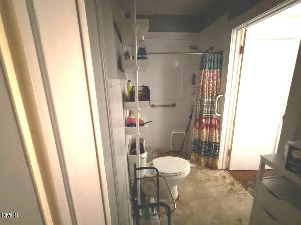 414 Raleigh Road Oxford, NC 27565 - Photo 20 of 24 Bathroom