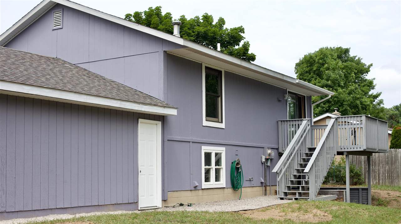 7341 South Lakeview Road Traverse City, MI 49684 - Photo 6 of 36 1890742-5.JPG