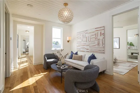 $6,250,000 | 2217 Laurel Place, Newport Beach, CA 92663