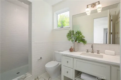 $6,250,000 | 2217 Laurel Place, Newport Beach, CA 92663