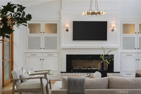 $6,250,000 | 2217 Laurel Place, Newport Beach, CA 92663