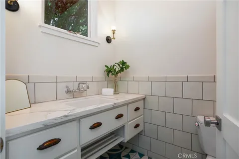 $6,250,000 | 2217 Laurel Place, Newport Beach, CA 92663