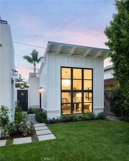 $6,250,000 | 2217 Laurel Place, Newport Beach, CA 92663